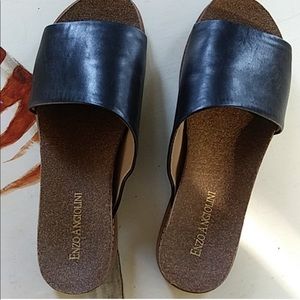 Enzo Angiolini slide on black leather sandal sz 6